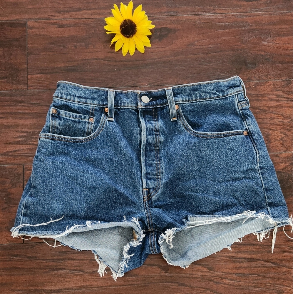 LEVI'S 501 VINTAGE JEANS SHORTS 💙 - Picture 4 of 14